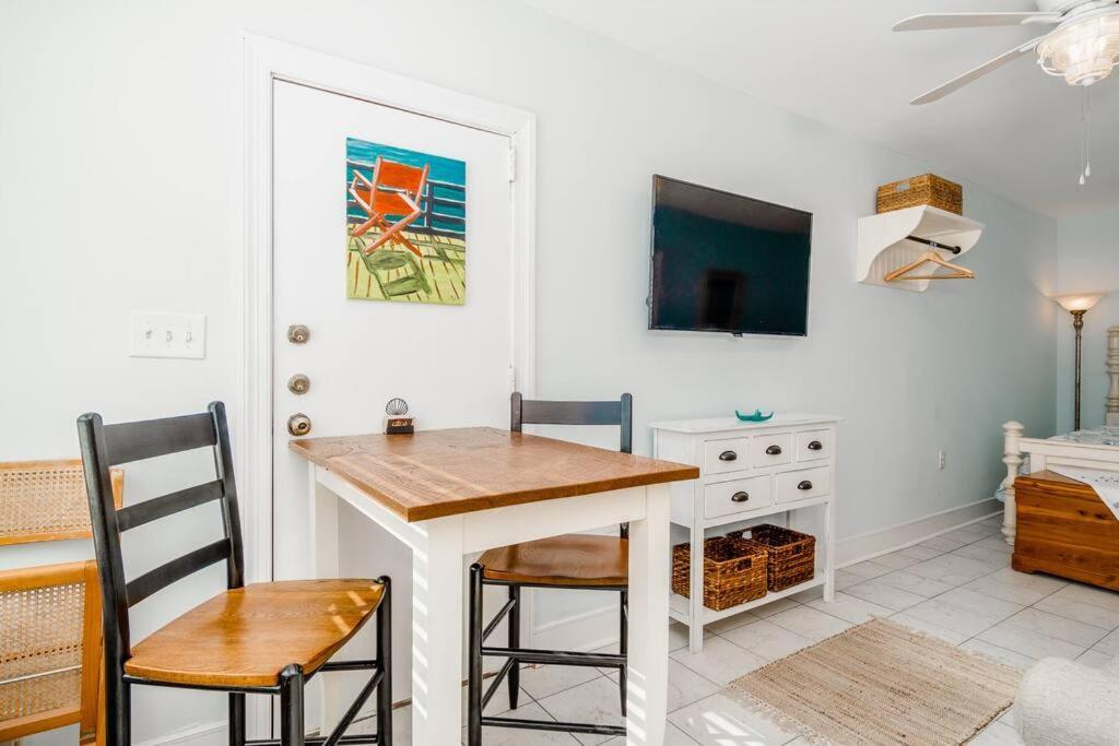 Why Knot Getaway...Rooftop With Waterview! Unit D Beaufort Экстерьер фото