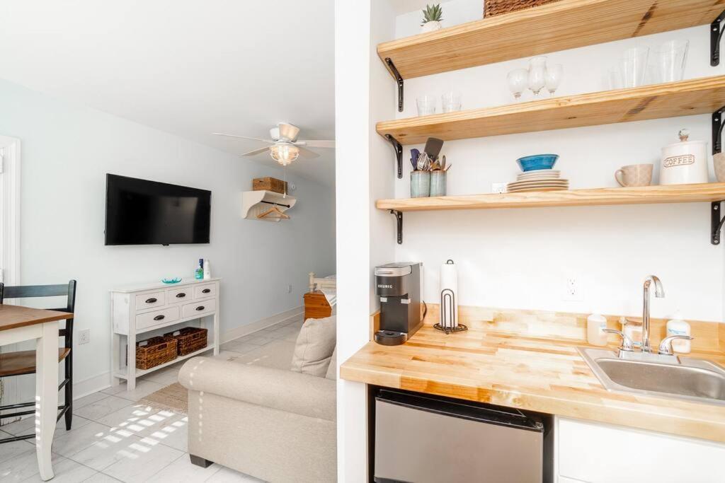 Why Knot Getaway...Rooftop With Waterview! Unit D Beaufort Экстерьер фото