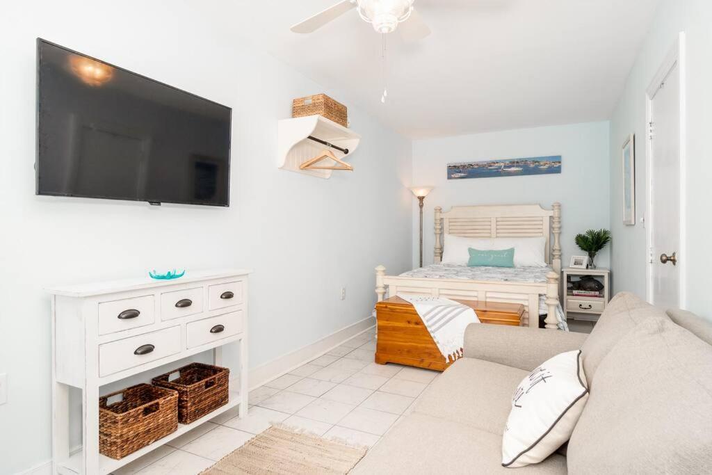Why Knot Getaway...Rooftop With Waterview! Unit D Beaufort Экстерьер фото